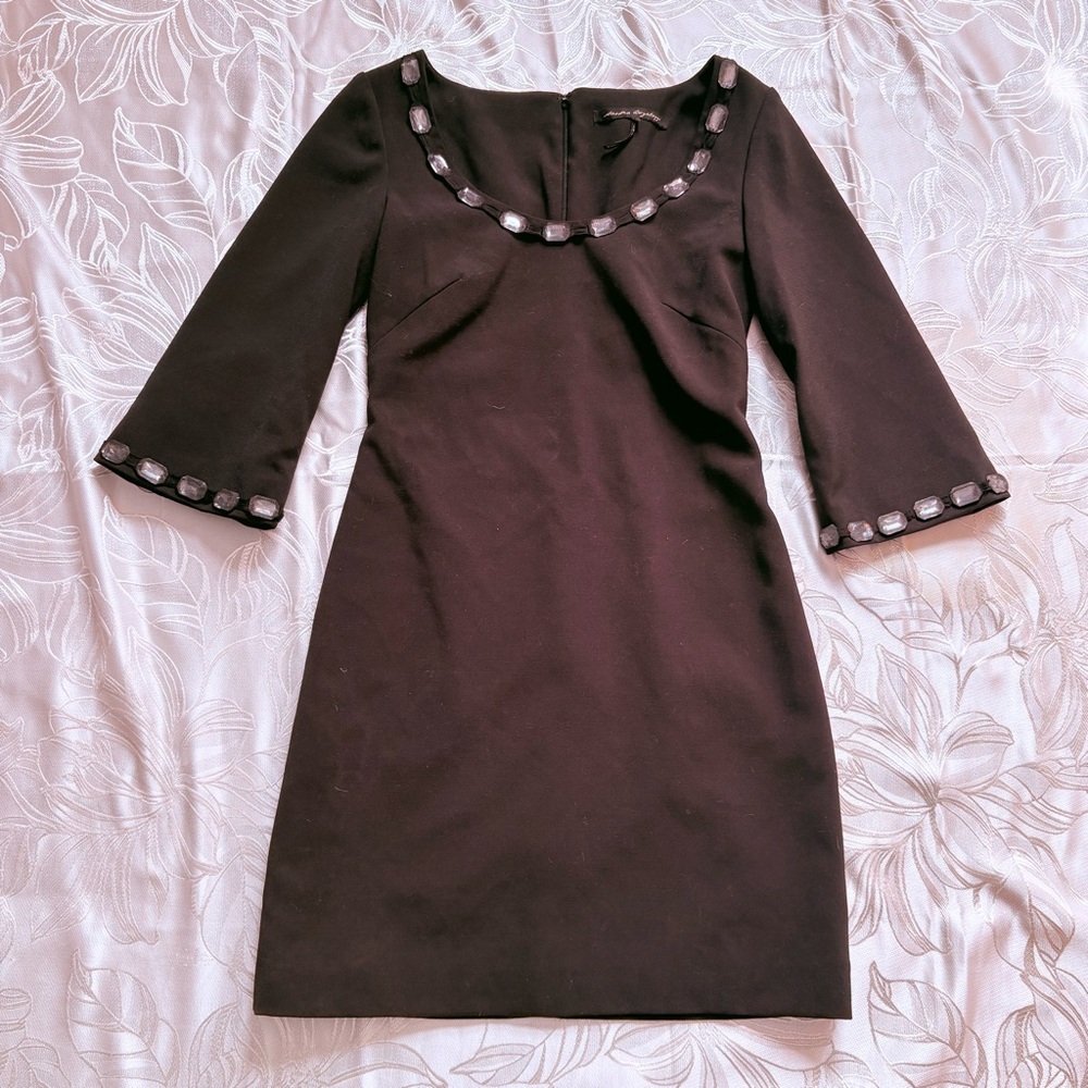 SANDRA SUGELAZZI Black Lined Bead Adorned 3/4 Sleeve Slightly Bell Style